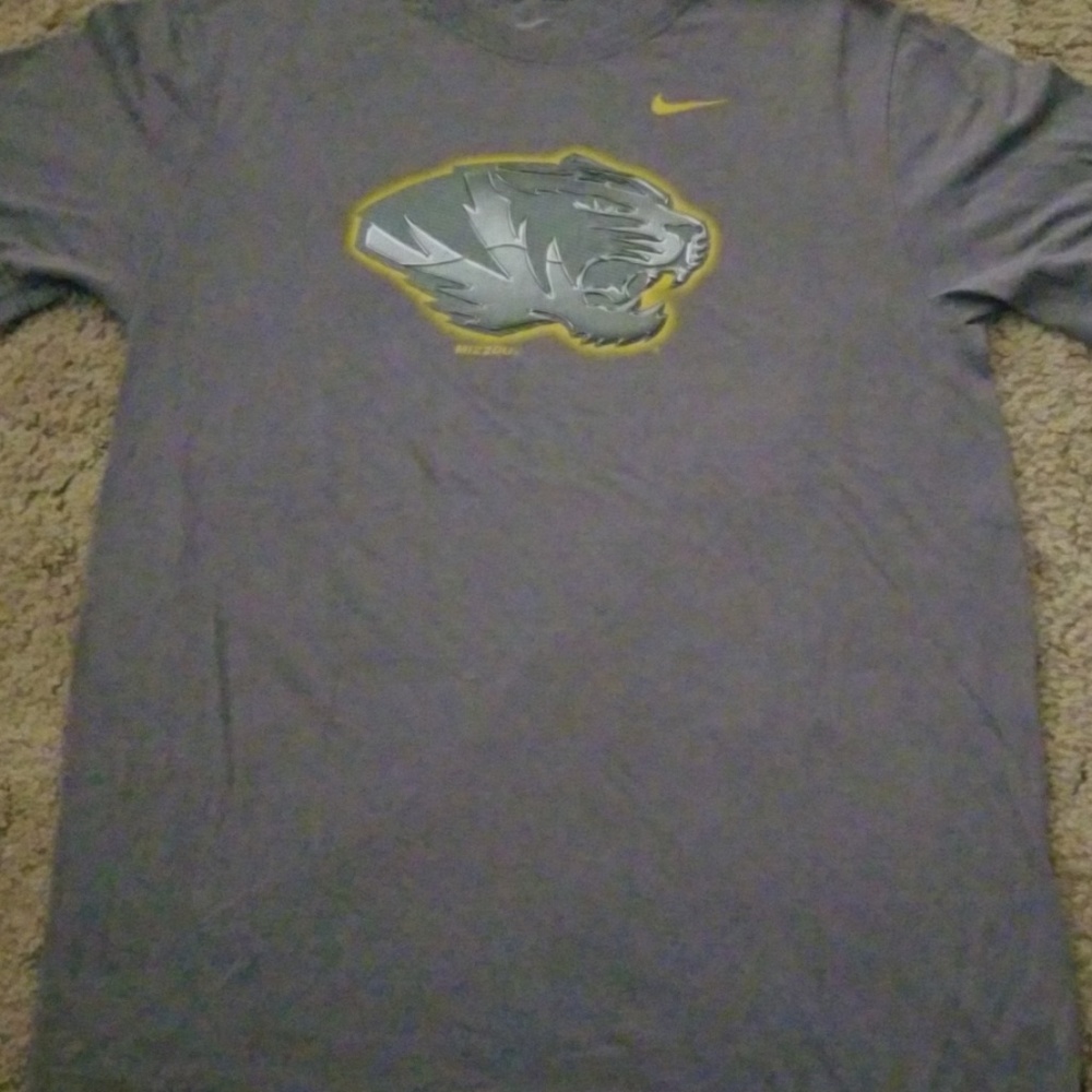 Nike Missouri tigers Medium tshirt